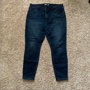Old Navy Built-In Warm Skinny Jeans in Dark Wash, size 16